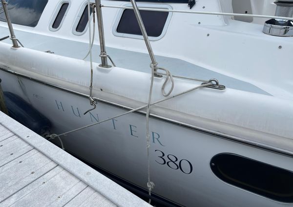 Hunter 380 image