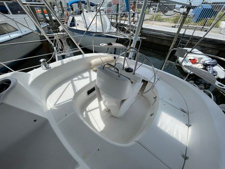 Hunter 380 image