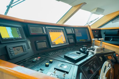 Broward 110 RAISED PILOTHOUSE image