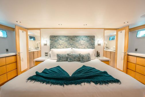 Broward 110 RAISED PILOTHOUSE image