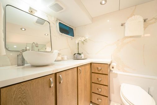 Broward 110 RAISED PILOTHOUSE image