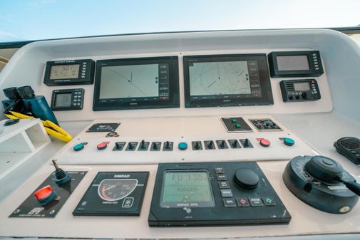Broward 110 RAISED PILOTHOUSE image