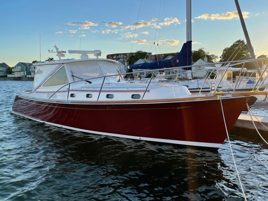 Lyman-Morse Monhegan 38 - main image