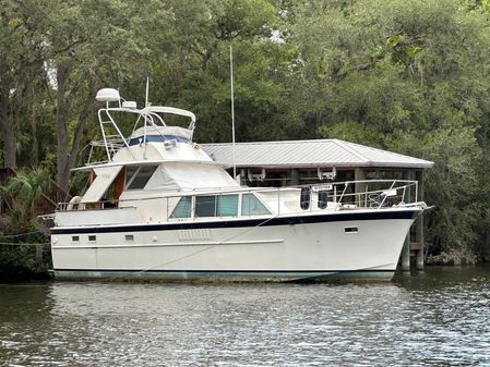 Hatteras Motoryacht Tri-Cabin image