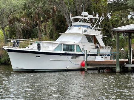 Hatteras Motoryacht Tri-Cabin image