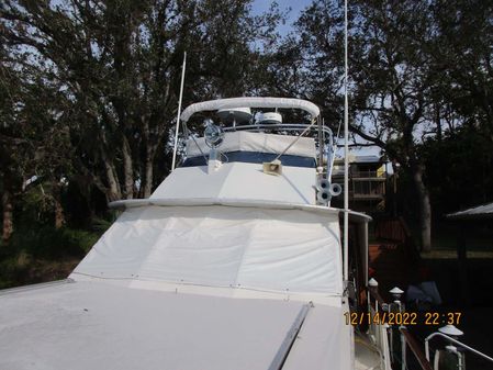 Hatteras Motoryacht Tri-Cabin image