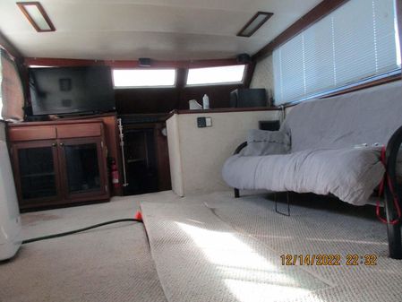 Hatteras Motoryacht Tri-Cabin image