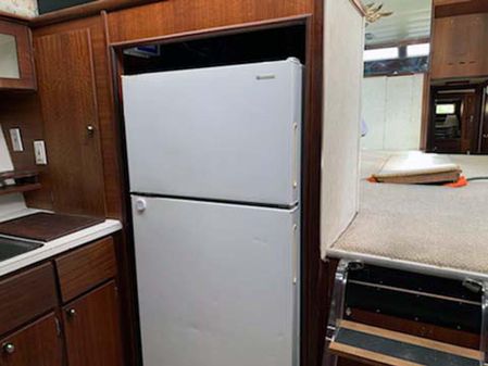 Hatteras Motoryacht Tri-Cabin image