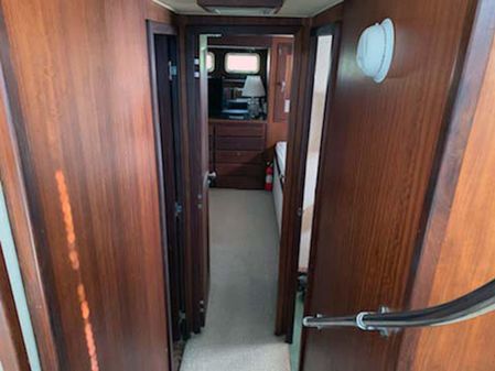 Hatteras Motoryacht Tri-Cabin image