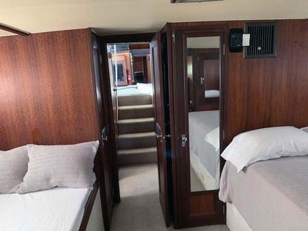 Hatteras Motoryacht Tri-Cabin image