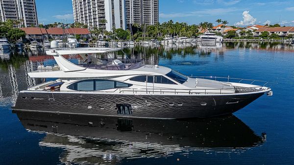 Ferretti Yachts 780 MY 