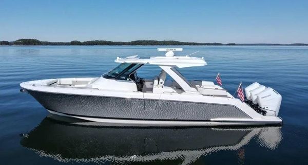 Tiara Yachts 38 LS image