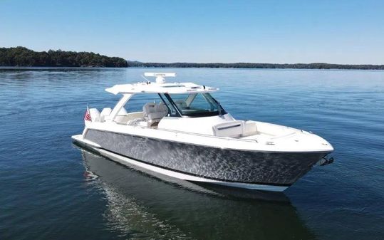 Tiara Yachts 38 LS image