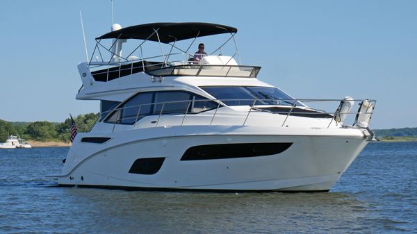 Sea Ray Fly 460