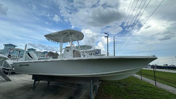 Sea Pro 248 Bay 