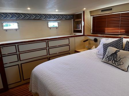 Hatteras 61 Motor Yacht image