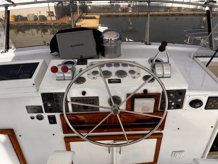 Hatteras 61 Motor Yacht image