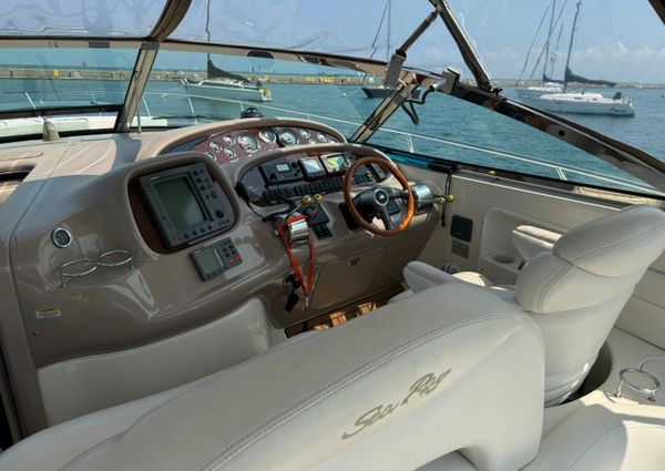 Sea Ray 380 Sundancer image