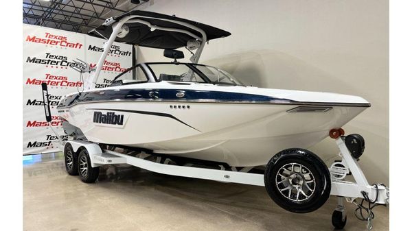 Malibu 23 LSV