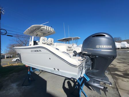 Cobia 280 Center Console image