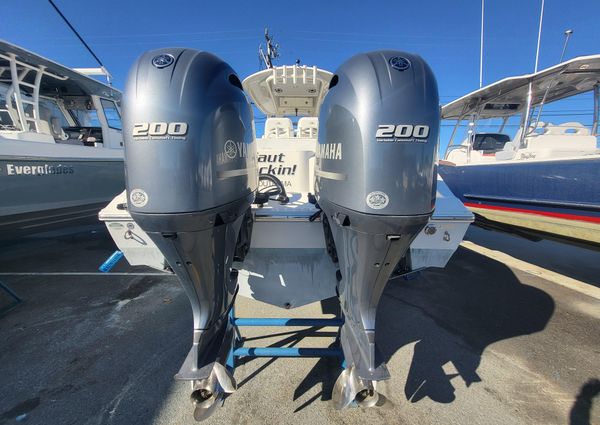 Cobia 280-CENTER-CONSOLE image