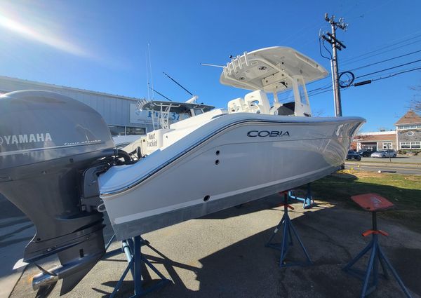 Cobia 280-CENTER-CONSOLE image