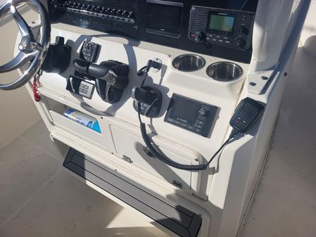 Cobia 280 Center Console image