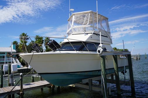 Hatteras 32 Flybridge Fisherman image