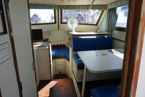 Hatteras 32 Flybridge Fisherman image