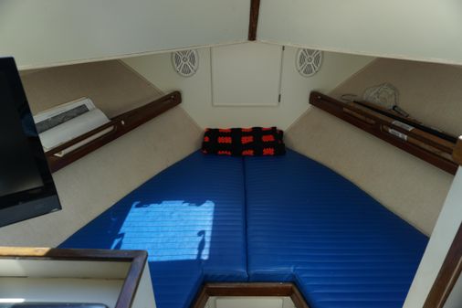 Hatteras 32 Flybridge Fisherman image