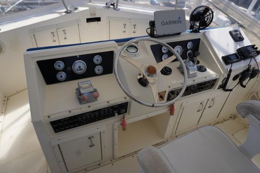 Hatteras 32 Flybridge Fisherman image