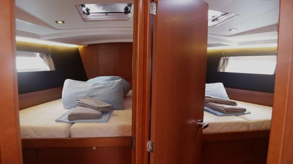 Beneteau Oceanis 45 image