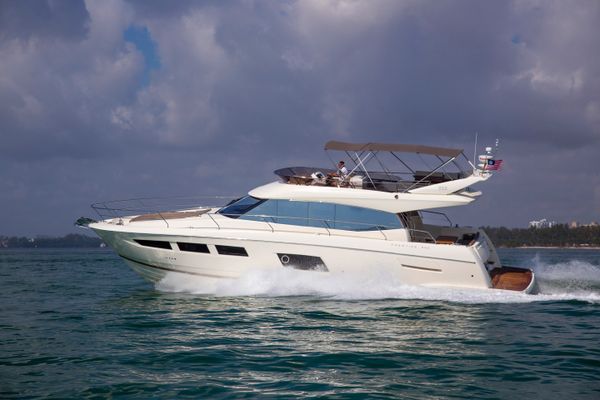 Prestige 550 Flybridge - main image