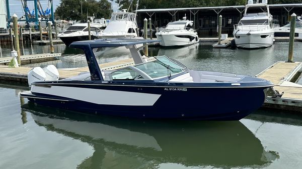 Aviara AV32 Outboard