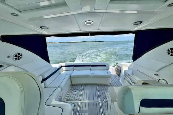 Sea Ray 470 Sundancer image