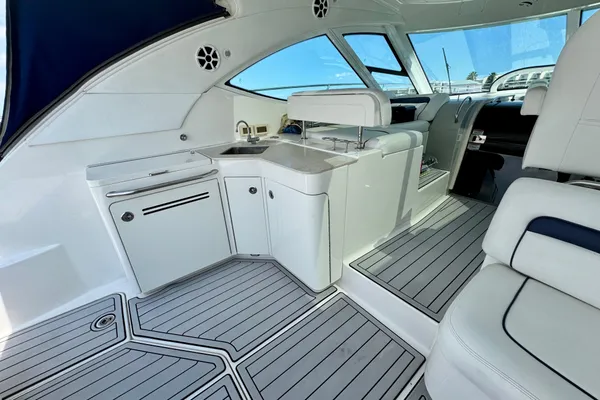 Sea Ray 470 Sundancer image