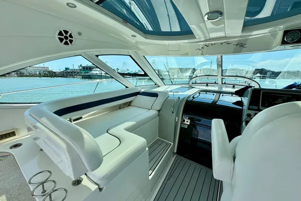Sea Ray 470 Sundancer image