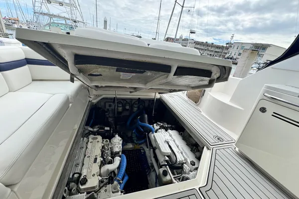 Sea Ray 470 Sundancer image