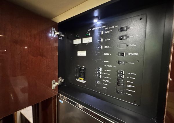 Sea Ray 470 Sundancer image