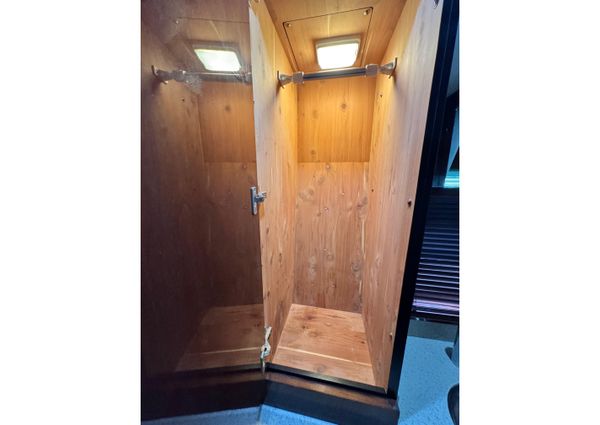 Sea Ray 470 Sundancer image