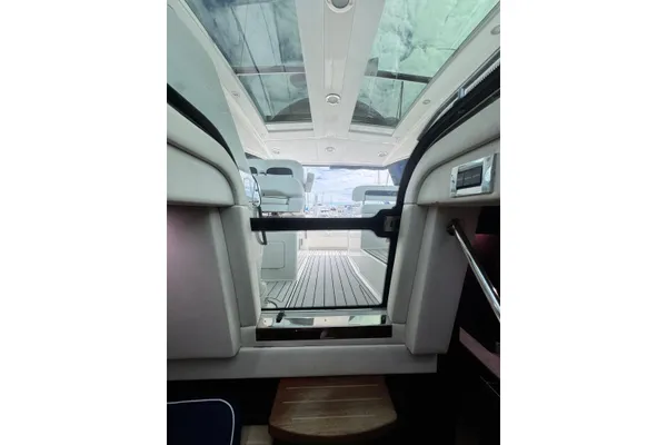 Sea Ray 470 Sundancer image