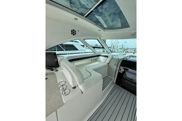 Sea Ray 470 Sundancer image