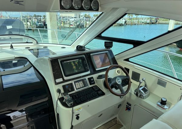Sea Ray 470 Sundancer image