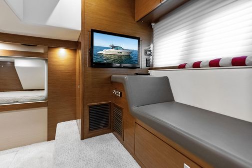 Cruisers Yachts 45 Cantius image