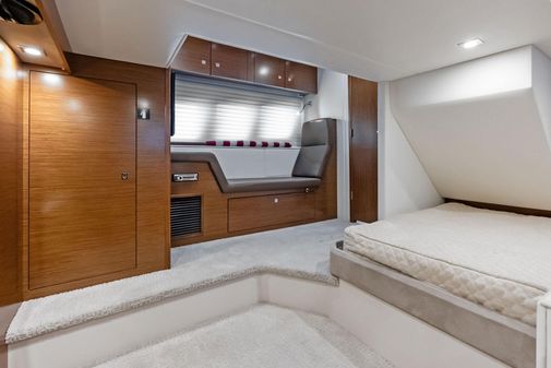 Cruisers Yachts 45 Cantius image