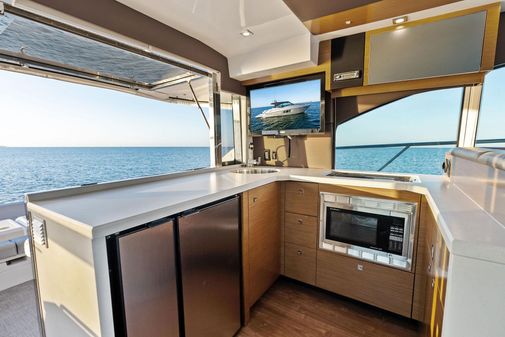 Cruisers Yachts 45 Cantius image