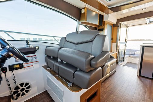 Cruisers Yachts 45 Cantius image