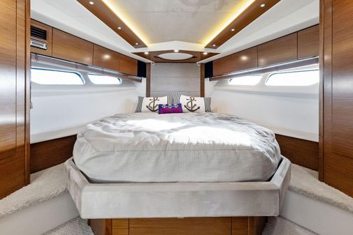 Cruisers Yachts 45 Cantius image