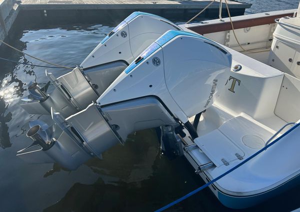 Boston Whaler 320 Outrage image