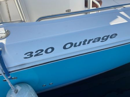 Boston Whaler 320 Outrage image